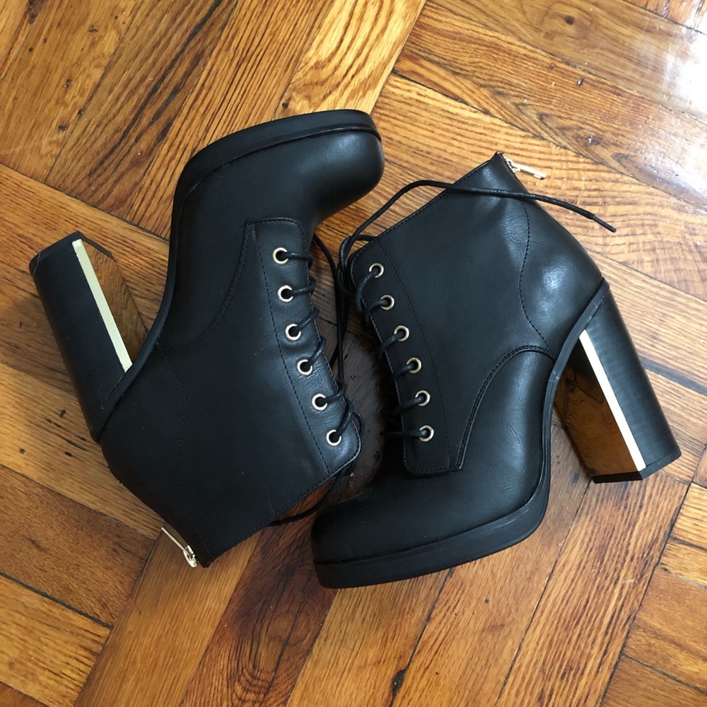 Torrid Size 8 Heeled Boot